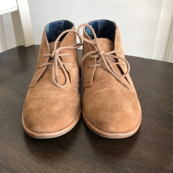 Lucky Brand Shoes - Lucky Brand suede tan ankles moccasins